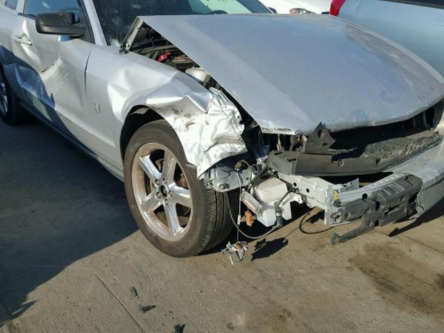 1ZVHT80N995134510 - 2009 FORD MUSTANG SILVER photo 9