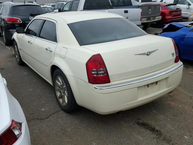 2C3JA63H55H539548 - 2005 CHRYSLER 300C WHITE photo 3