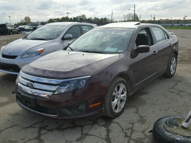 3FAHP0HA9CR373835 - 2012 FORD FUSION SE MAROON photo 2