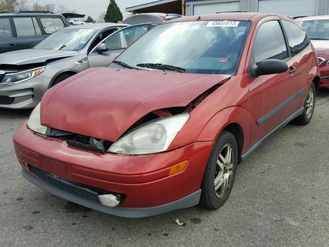 3FAFP3135YR240677 - 2000 FORD FOCUS ORANGE photo 2