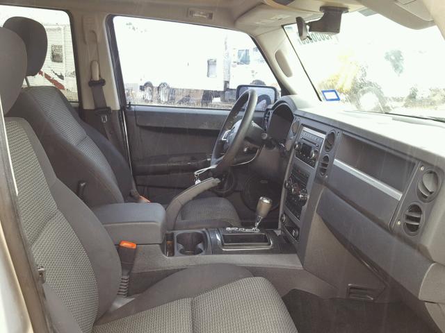 1J8HH48K28C220414 - 2008 JEEP COMMANDER Gümüş foto 5
