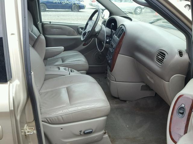 2C8GP64L92R767726 - 2002 CHRYSLER TOWN & COU GOLD photo 5