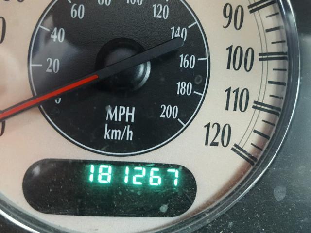 2C8GP64L92R767726 - 2002 CHRYSLER TOWN & COU GOLD photo 8