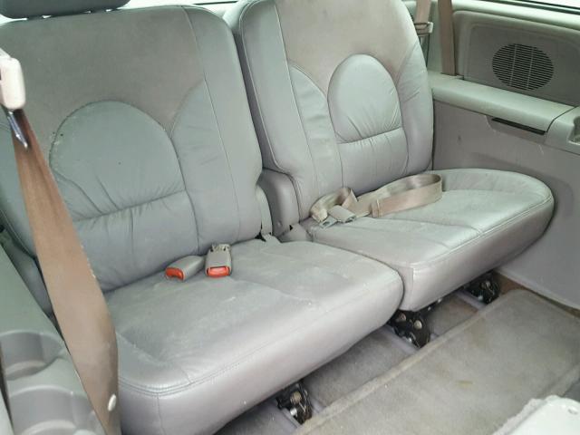 2C8GP64L92R767726 - 2002 CHRYSLER TOWN & COU GOLD photo 9