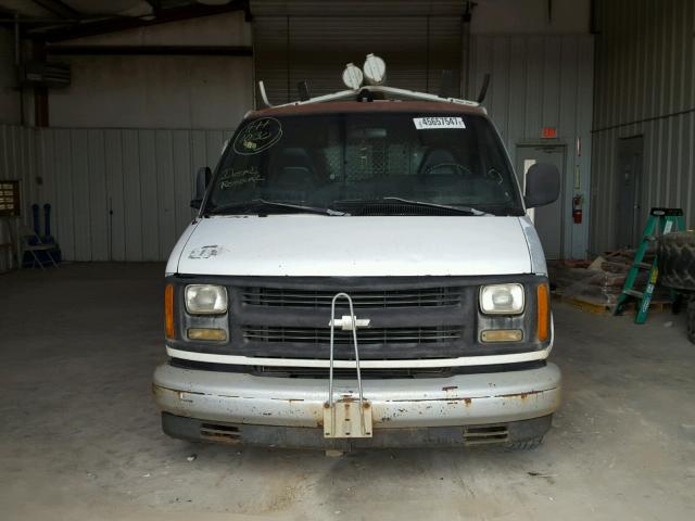 1GCFG25WXX1037916 - 1999 CHEVROLET EXPRESS G2 WHITE photo 9