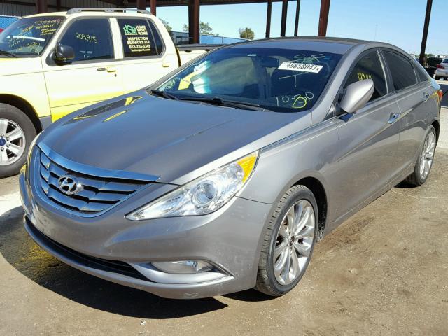 5NPEC4AC2CH427894 - 2012 HYUNDAI SONATA GRAY photo 2