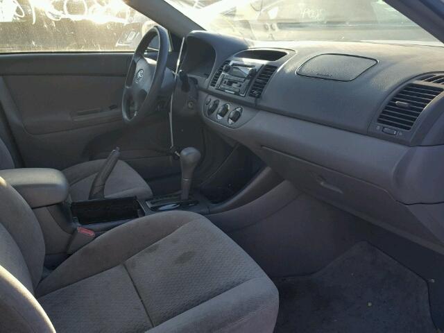 4T1BE32K32U506553 - 2002 TOYOTA CAMRY LE 白色 照片 5