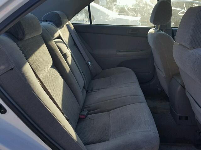4T1BE32K32U506553 - 2002 TOYOTA CAMRY LE 白色 照片 6