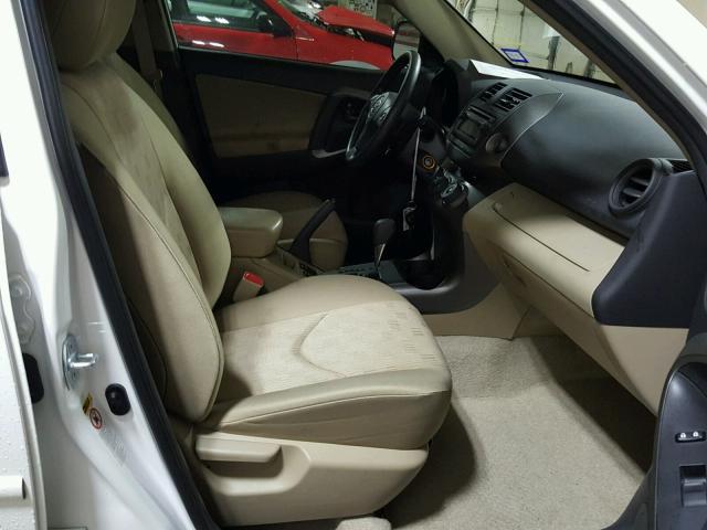 JTMZK4DV2CD005180 - 2012 TOYOTA RAV4 白色 照片 5