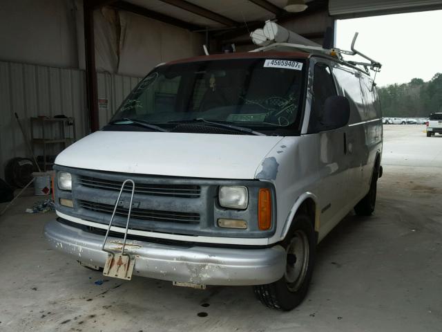 1GCFG25WXX1037981 - 1999 CHEVROLET EXPRESS G2 WHITE photo 2