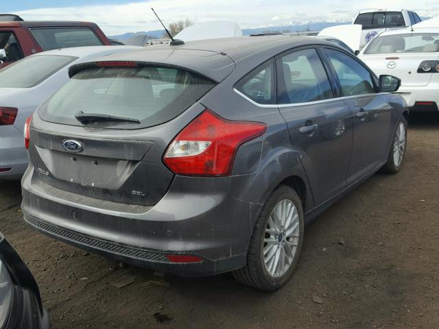 1FAHP3M23CL249705 - 2012 FORD FOCUS SEL GRAY photo 4