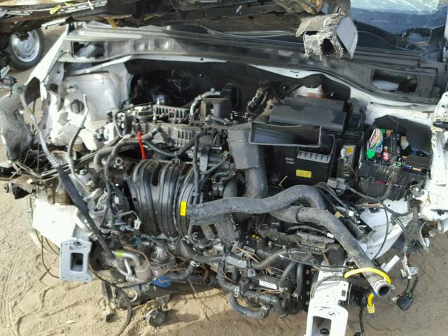 5NMZU3LB1HH034714 - 2017 HYUNDAI SANTA FE S WHITE photo 7