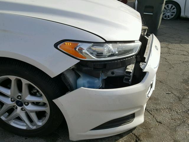 3FA6P0H71FR245332 - 2015 FORD FUSION SE WHITE photo 9