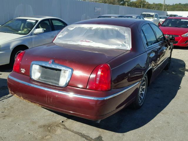 1LNHM82W71Y706324 - 2001 LINCOLN TOWN CAR S RED photo 4