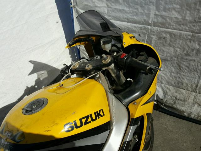 JS1GR7HA0Y2104038 - 2000 SUZUKI GSX-R750 YELLOW photo 5