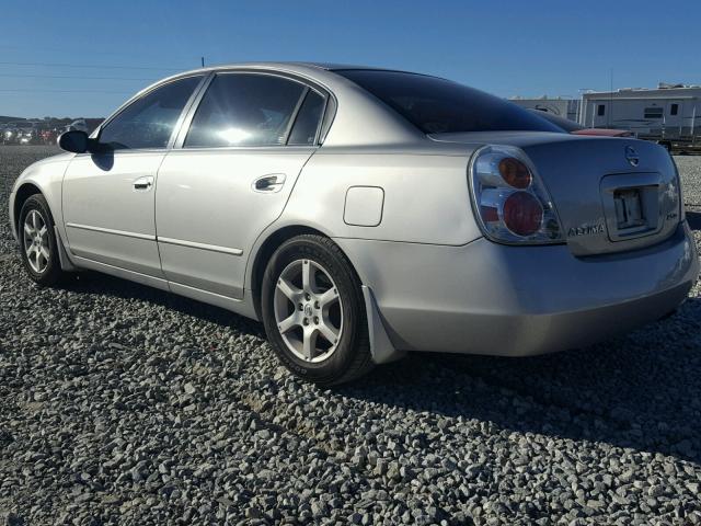 1N4AL11D34C131405 - 2004 NISSAN ALTIMA BAS SILVER photo 3