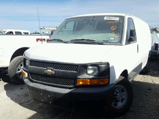 1GCWGBFF9H1163393 - 2017 CHEVROLET EXPRESS G2 WHITE photo 2