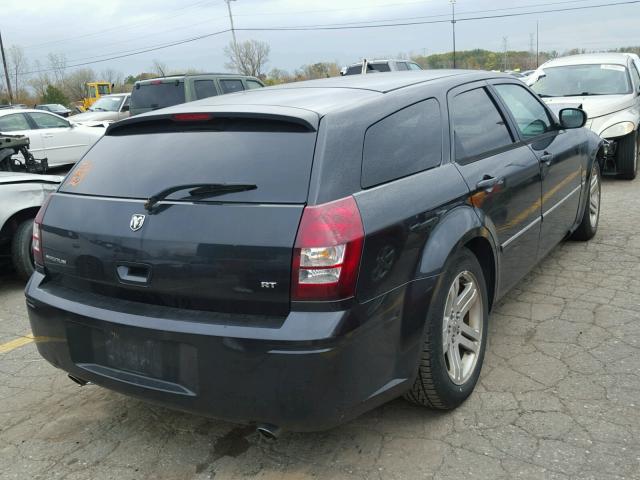 2D4GV58225H598178 - 2005 DODGE MAGNUM BLACK photo 4