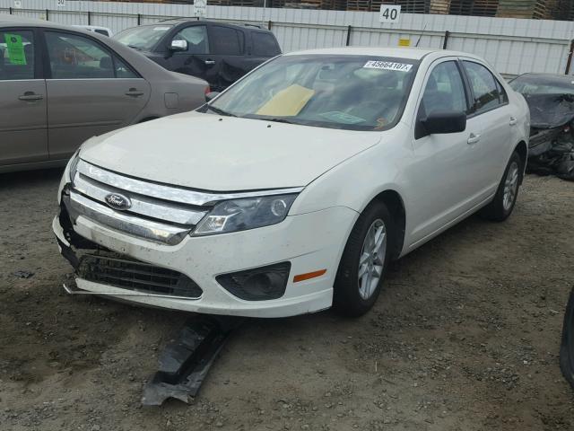 3FAHP0GA0CR275343 - 2012 FORD FUSION S WHITE photo 2