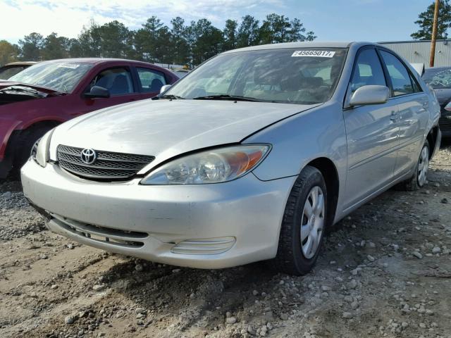 4T1BE32K12U630899 - 2002 TOYOTA CAMRY LE SILVER photo 2