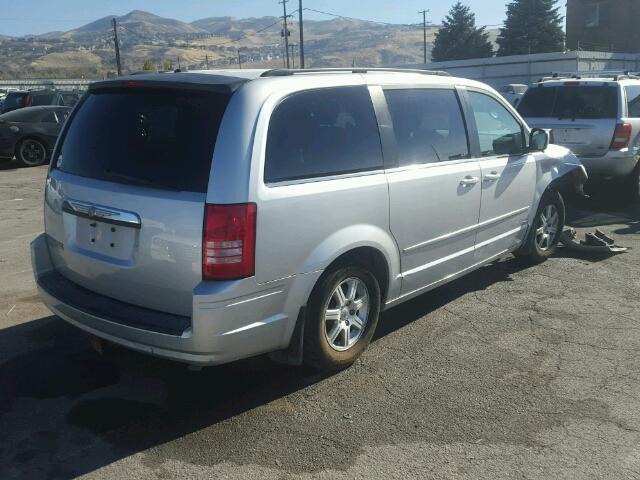 2A8HR54P78R834841 - 2008 CHRYSLER TOWN & COU 银色 照片 4