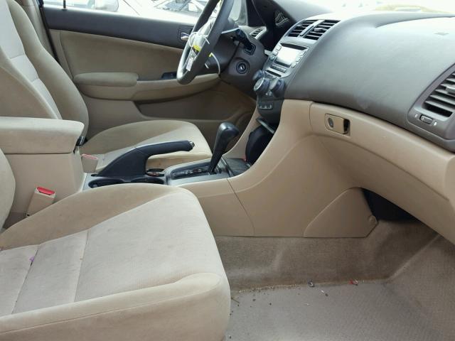 3HGCM56323G705495 - 2003 HONDA ACCORD WHITE photo 5