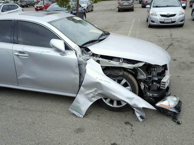 JTHBK262295092640 - 2009 LEXUS IS SILVER photo 9