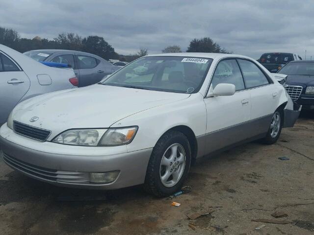 JT8BF28G1X5055251 - 1999 LEXUS ES WHITE photo 2