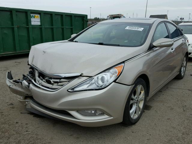 5NPEC4AC8BH269690 - 2011 HYUNDAI SONATA GOLD photo 2