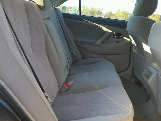 4T1BF3EKXBU592484 - 2011 TOYOTA CAMRY BASE GRAY photo 6