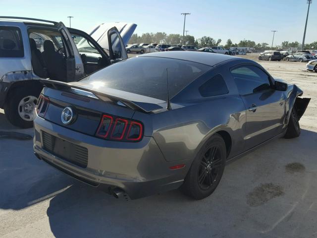 1ZVBP8AM1E5325381 - 2014 FORD MUSTANG GRAY photo 4