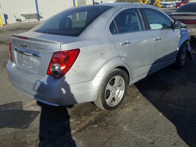 1G1JE5SGXD4123471 - 2013 CHEVROLET SONIC LTZ SILVER photo 4