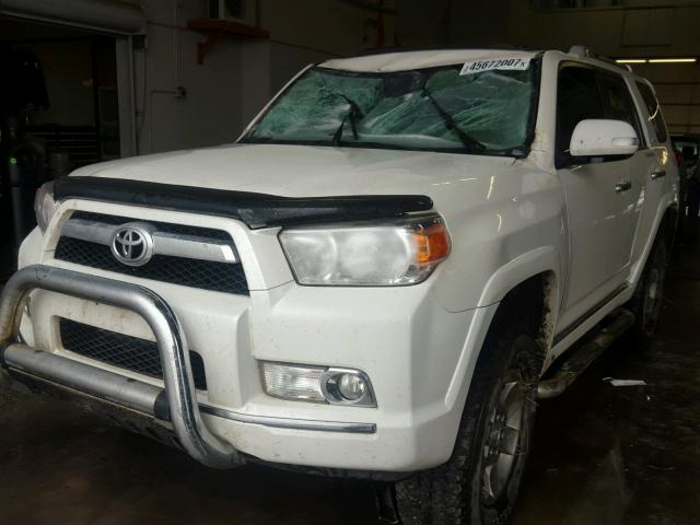 JTEBU5JR8C5080478 - 2012 TOYOTA 4RUNNER SR WHITE photo 2