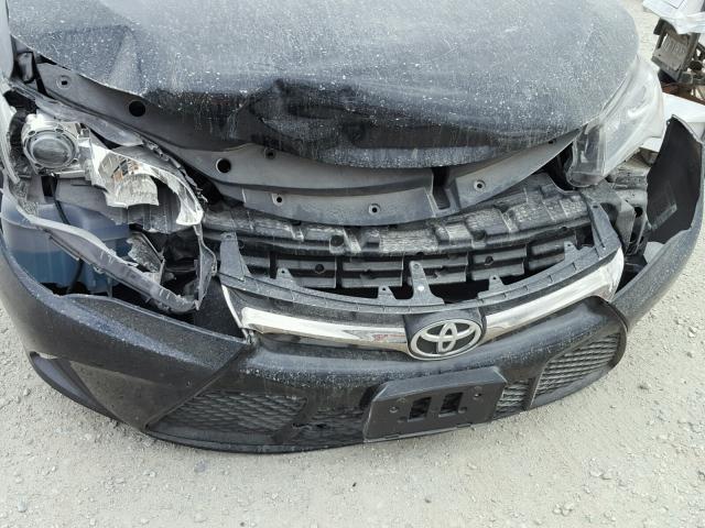 4T1BF1FK8FU978829 - 2015 TOYOTA CAMRY LE შავი ფოტო 9