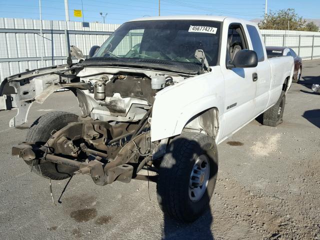 1GCHC29U27E195527 - 2007 CHEVROLET SILVERADO WHITE photo 2