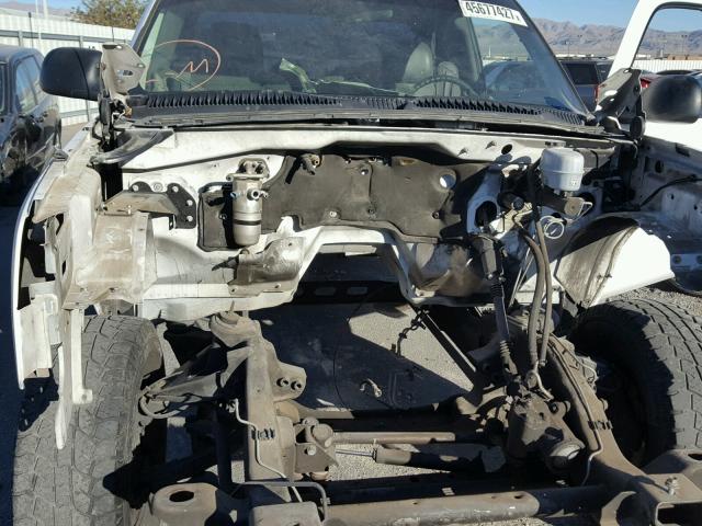 1GCHC29U27E195527 - 2007 CHEVROLET SILVERADO WHITE photo 7