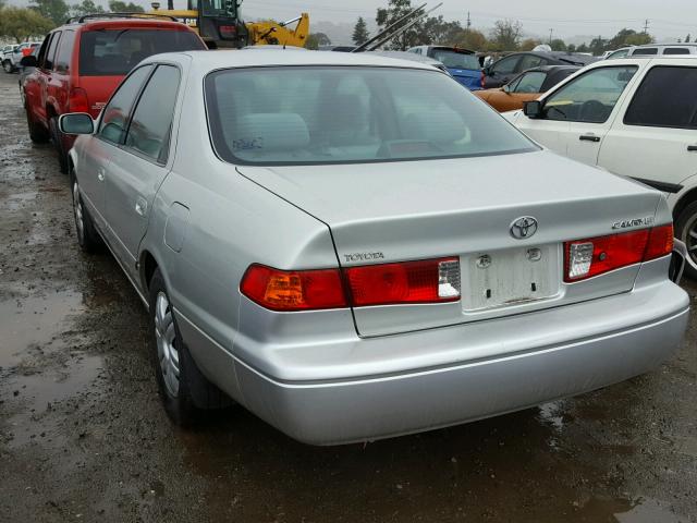 JT2BG22K1Y0451358 - 2000 TOYOTA CAMRY CE SILVER photo 3