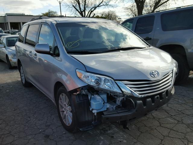 5TDJK3DC8FS111163 - 2015 TOYOTA SIENNA LE GRAY photo 1