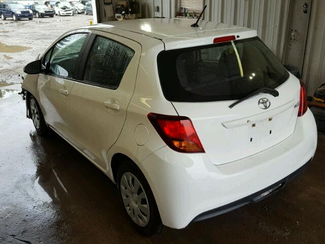 VNKKTUD37HA083421 - 2017 TOYOTA YARIS L WHITE photo 3