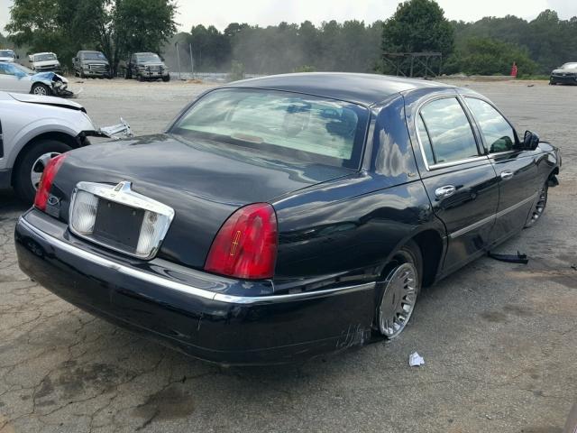 1LNHM83W02Y609515 - 2002 LINCOLN TOWN CAR C BLACK photo 4