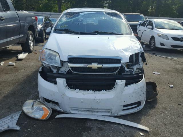 KL1TD5DE0BB180860 - 2011 CHEVROLET AVEO LS WHITE photo 9