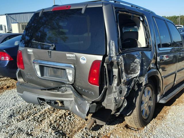 5LMFU27R94LJ14378 - 2004 LINCOLN NAVIGATOR GRAY photo 9