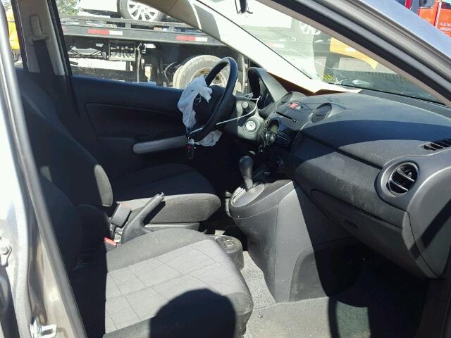 JM1DE1KY8E0177768 - 2014 MAZDA MAZDA2 SPO 银色 照片 5