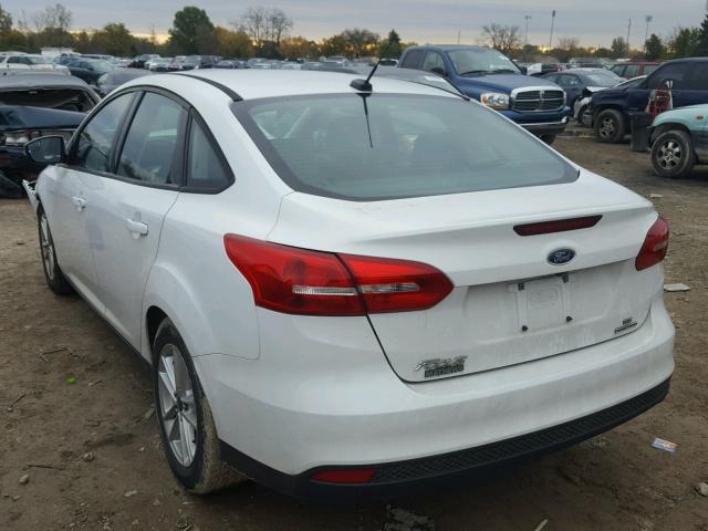 1FADP3F2XGL215732 - 2016 FORD FOCUS SE WHITE photo 3