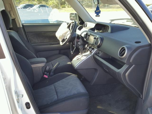 JTLZE4FE0EJ051555 - 2014 TOYOTA SCION XB 白色 照片 5