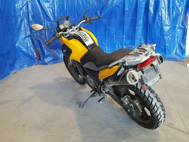 WB1018908DZY95153 - 2013 BMW G650 GS YELLOW photo 3