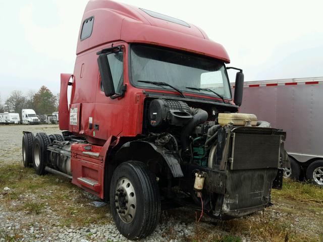 4V4NC9GH05N382350 - 2005 VOLVO VN RED photo 1