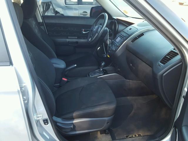 KNDJT2A62C7413401 - 2012 KIA SOUL + SILVER photo 5