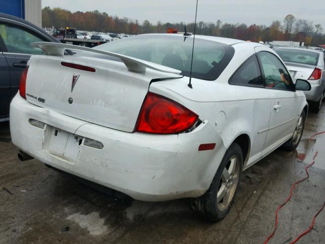 1G2AS18H497175942 - 2009 PONTIAC G5 WHITE photo 4