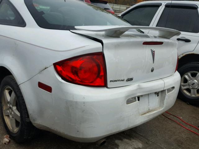 1G2AS18H497175942 - 2009 PONTIAC G5 WHITE photo 9